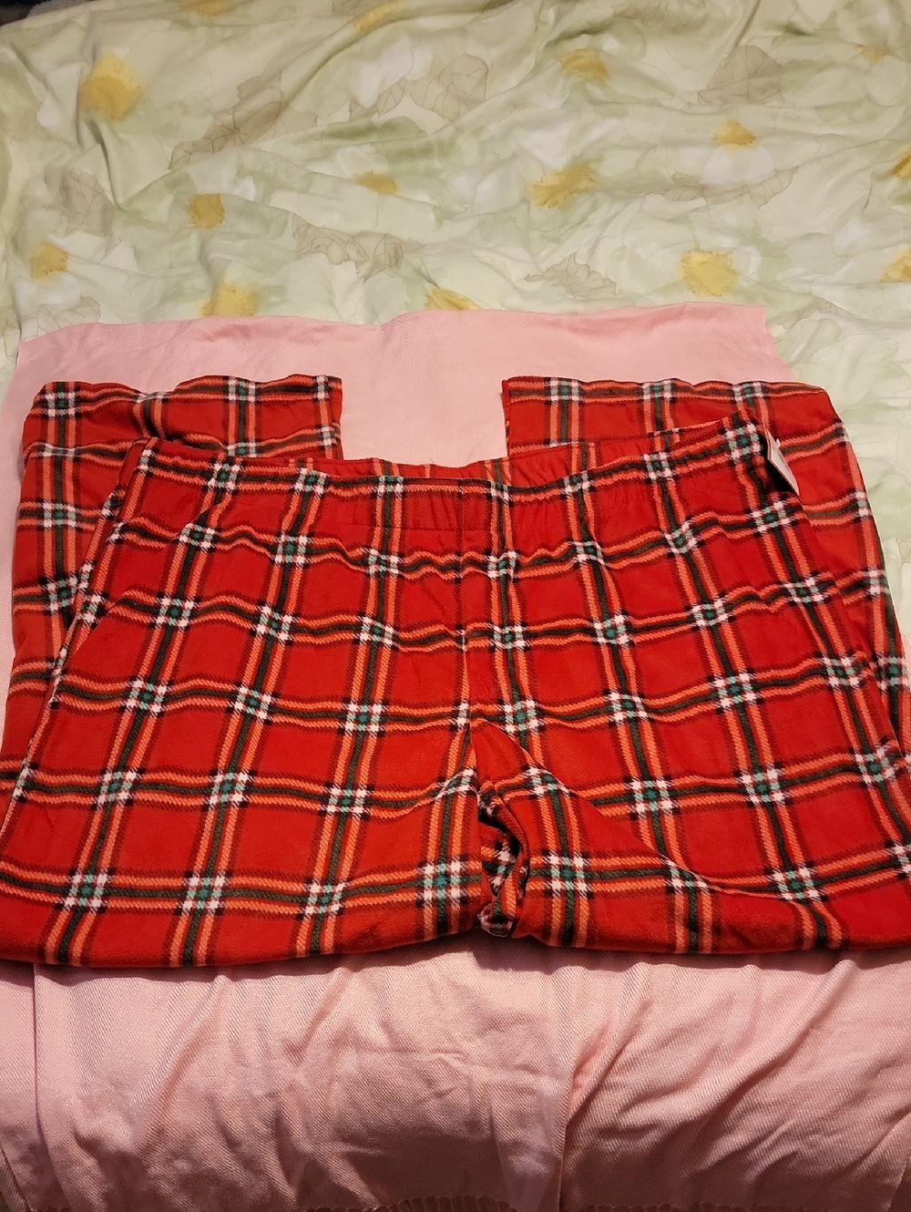 Wondershop Red Plaid Men's Jogger Pants